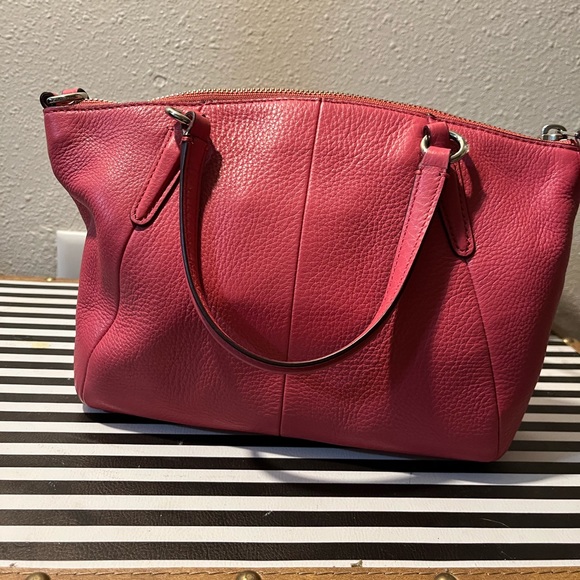 Leather pink Coach purse - Picture 4 of 11